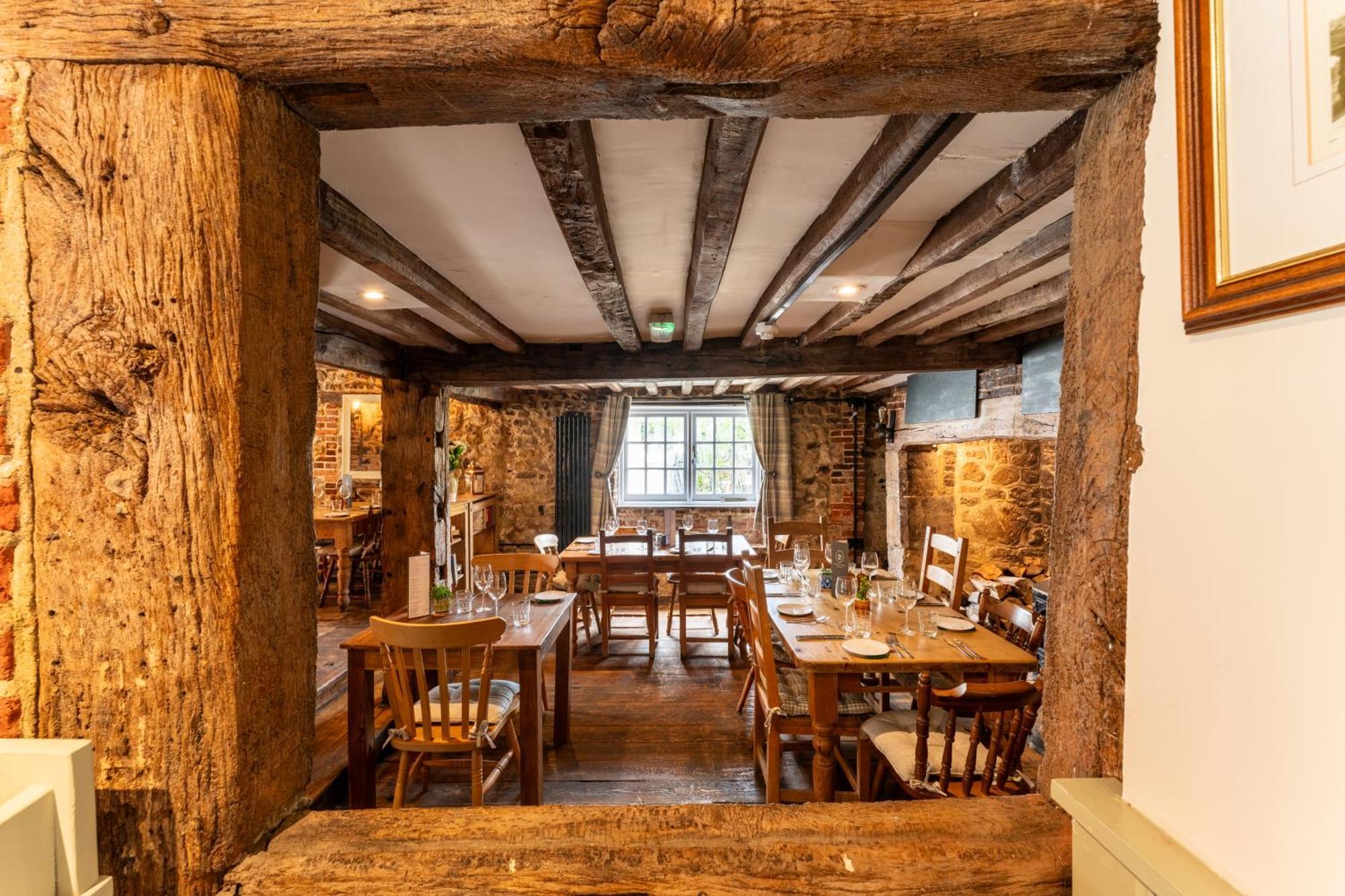 The White Horse, Rogate 호텔 피터스필드 외부 사진