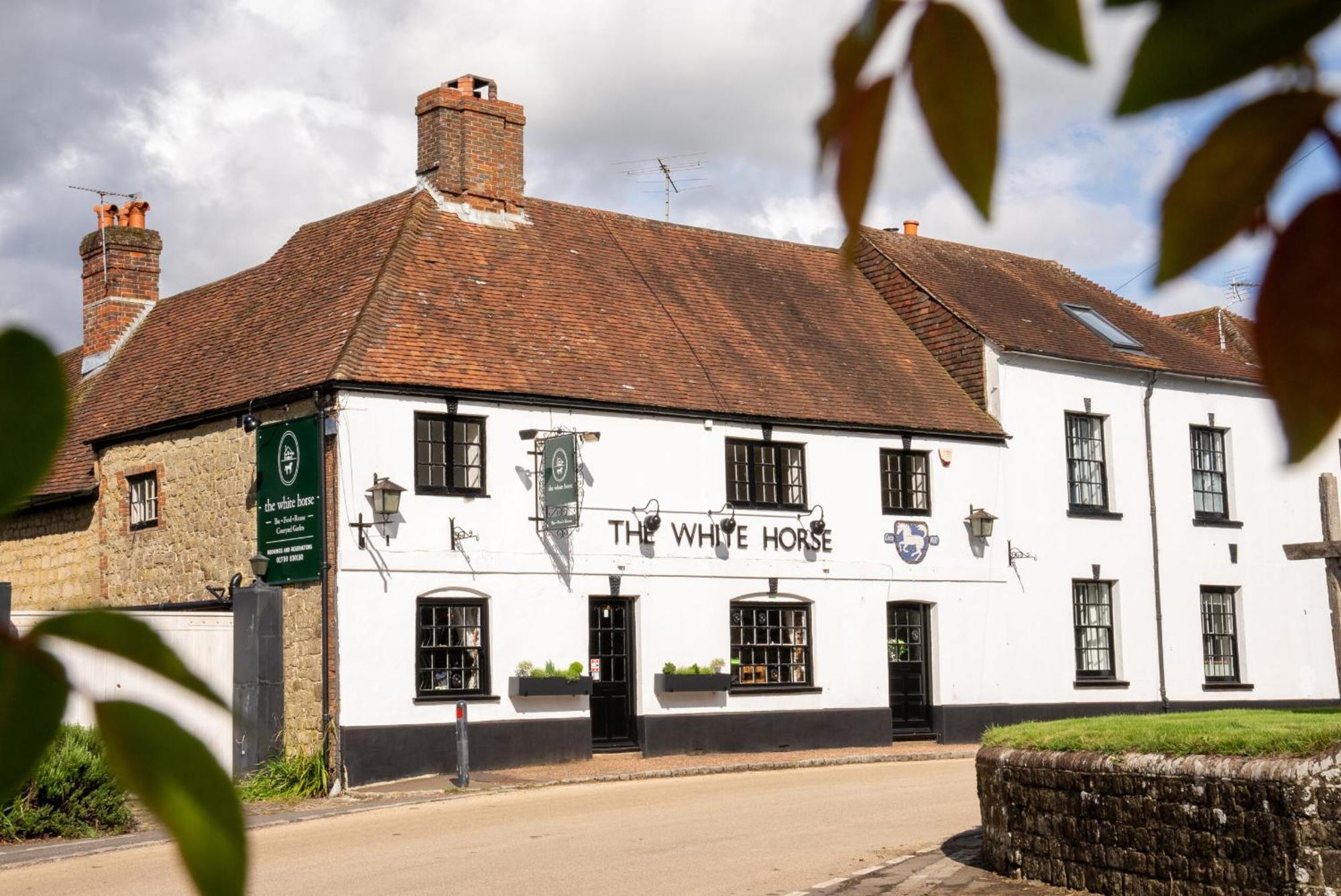 The White Horse, Rogate 호텔 피터스필드 외부 사진
